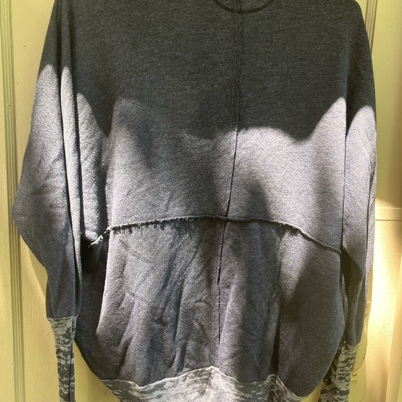 Pure karma open yoga wrap top camo trim grey pullover ladies shirt size medium - Picture 12 of 13